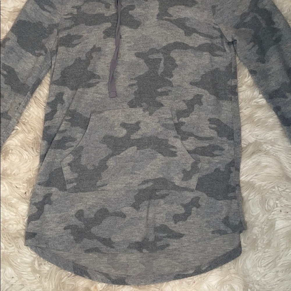 Loose Neck pullover - Picture 2 of 6